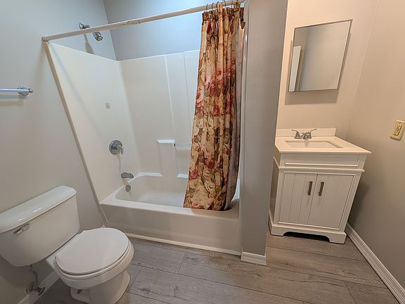 4th image of 926 Chicago St #1