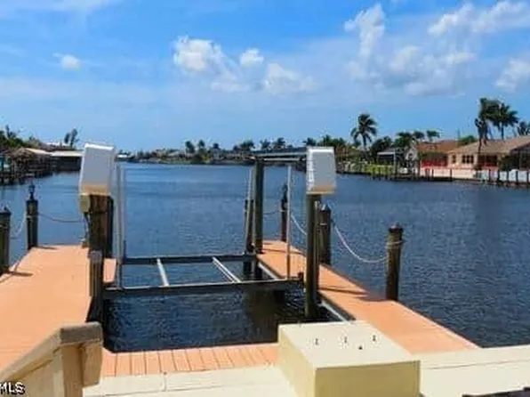 716 SW 32nd Ct, Cape Coral, FL 33991
