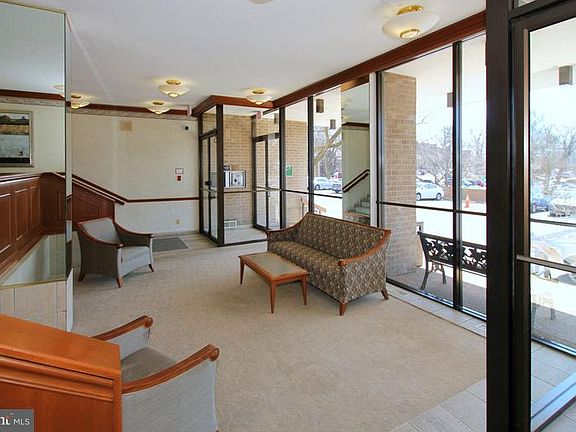 3rd image of 118 Monroe St APT 902