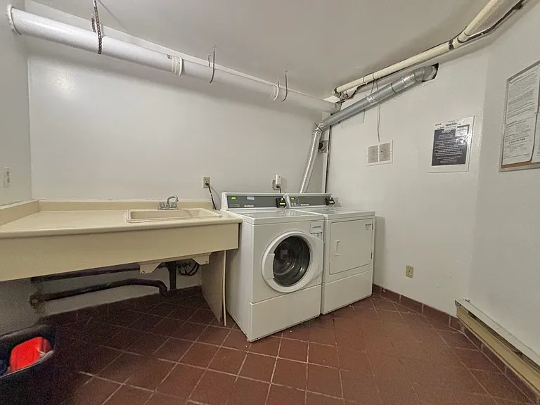 425 Rathburn Rd E #74 — Photo 21