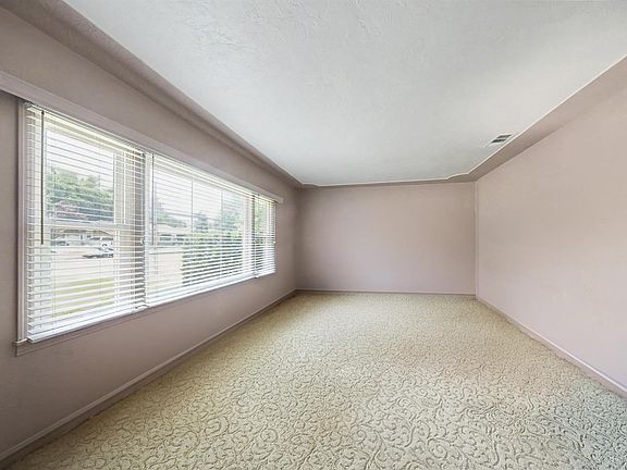 5th image of 2374 Olive St