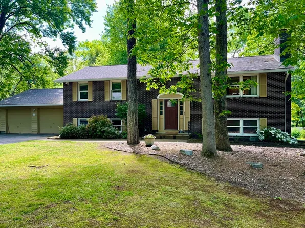 866 Burts Pit Rd, Northampton, MA 01062