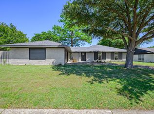 15545 Leavalley Cir, Dallas, TX 75248