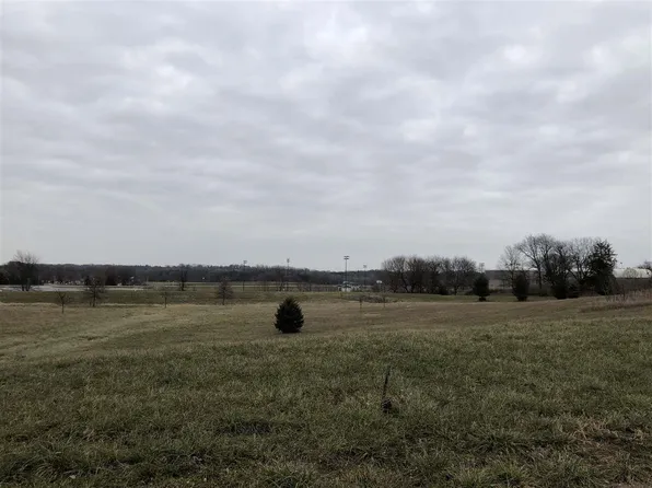 253 Flintstone Dr, Waverly, IA 50677