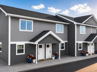 3792 Woodgate Dr, Traverse City, MI 49686