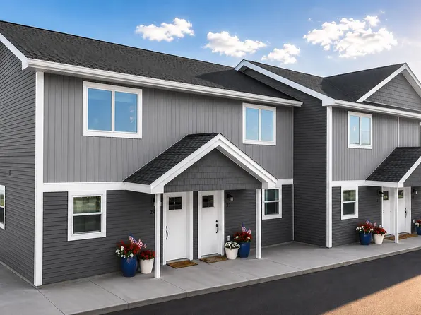 3792 Woodgate Dr, Traverse City, MI 49686