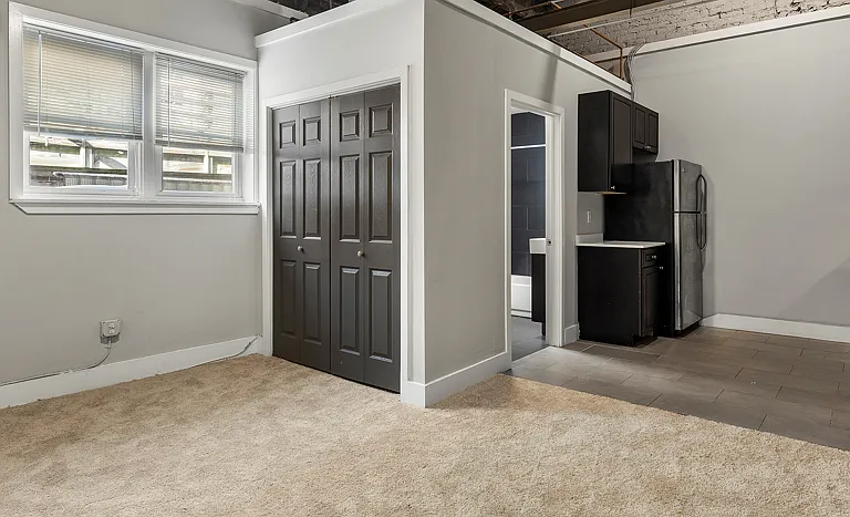 Bainbridge Lofts — Photo 5