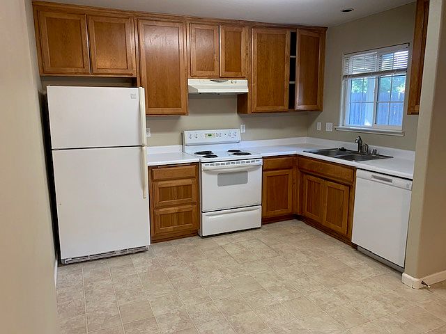 1st image of 811 Linden St