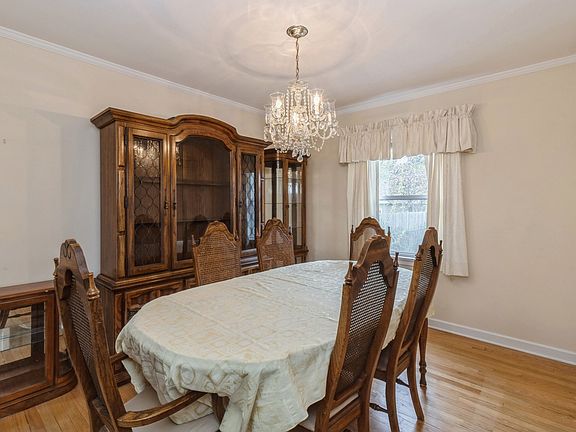 3rd image of 3622 N Oak Park Ave