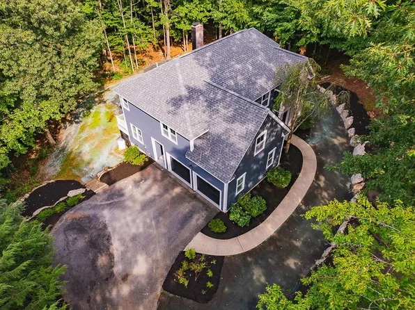 11 Dunlap Drive, Bedford, NH 03110-0000