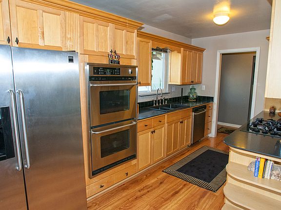 2nd image of 27523 Vilna Ave