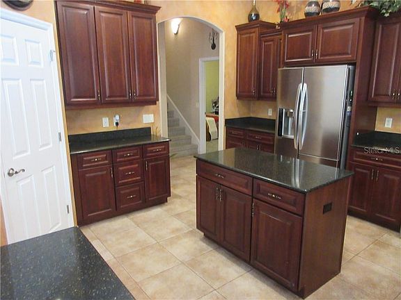 5th image of 1216 Carriage Park Dr