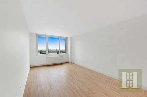 Rented by Halstead Real Estate | media 10