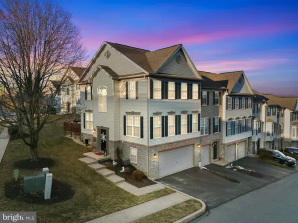 2701 Steeple Chase Dr #1, York, PA 17402