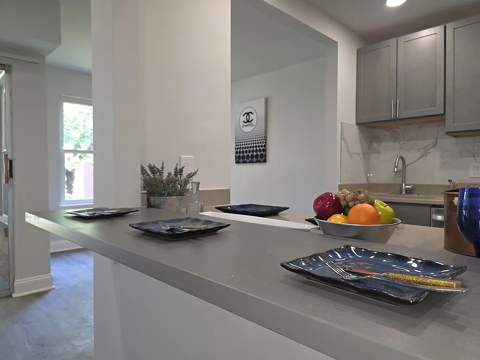101-3853 Saint Barnabas Rd
