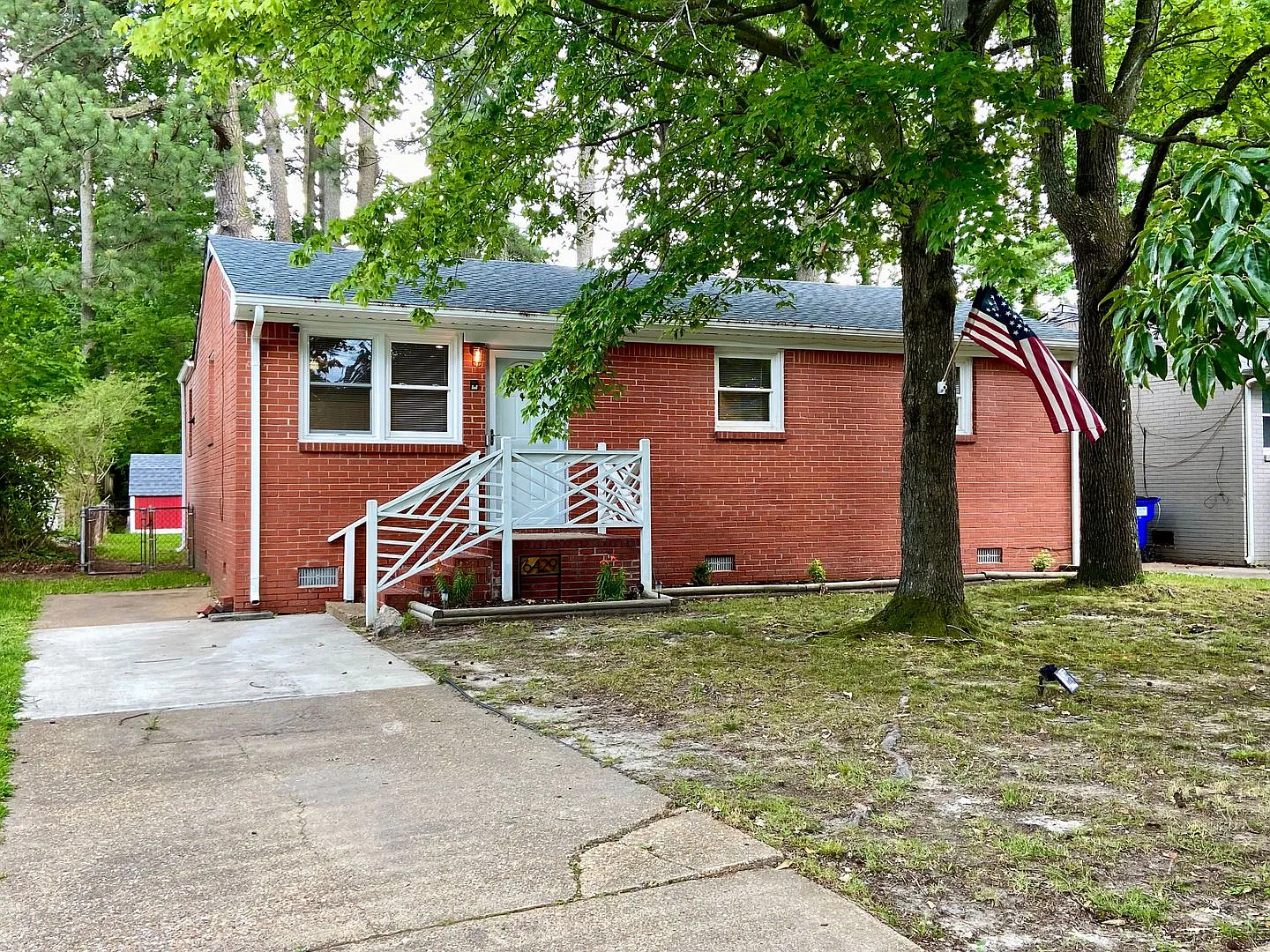 6429 Tuttle Ave — Photo 2