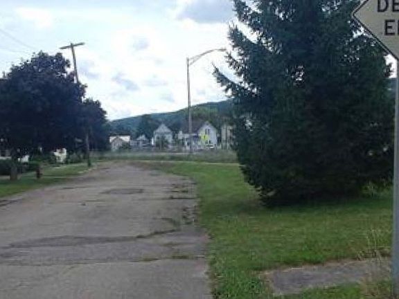5th image of 30 Depot St