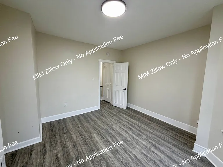 1154 Lansdowne Ave — Photo 7