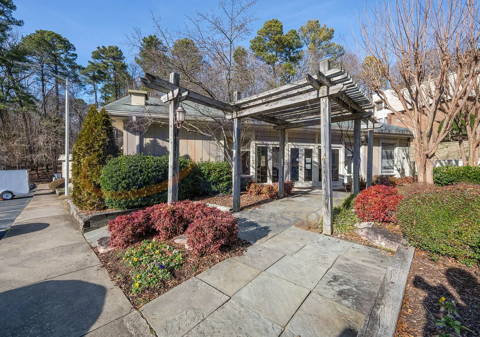 Spacious BR, 1.5BA Condo in Chapel Hill Community! — Photo 3