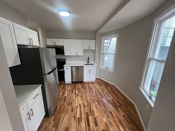 4th image of 1427 N Clayton St APT 2