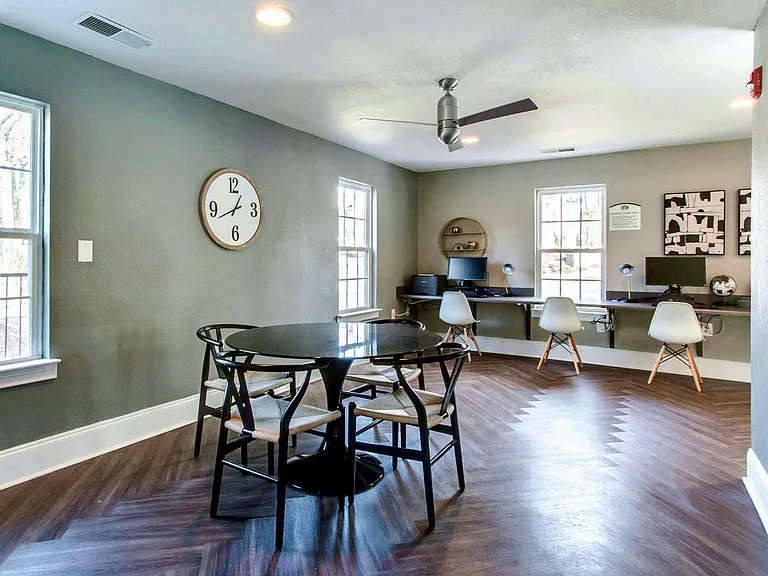 Fulton Pointe Apartments — Photo 8