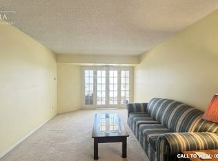 265 Westcourt Pl #807, Waterloo, ON N2L 6E4
