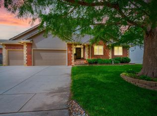 7902 W Meadow Knoll Cir, Wichita, KS 67205