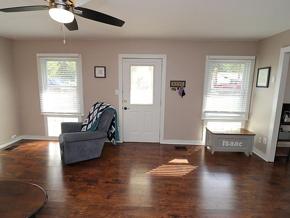 4th image of 12 Iroquois Dr