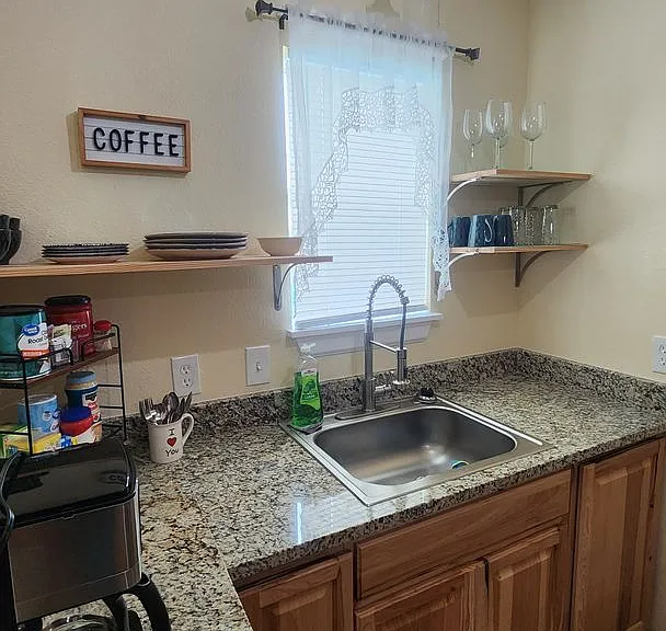 215B Shelley Ln — Photo 8