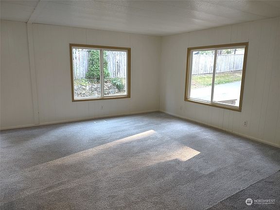 5th image of 13677 Creek View Drive SW