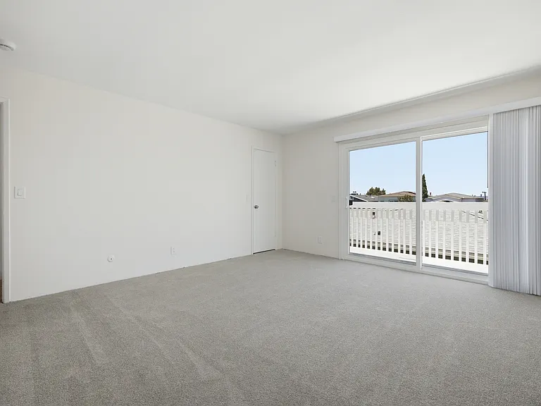 4339 Mentone St — Photo 20