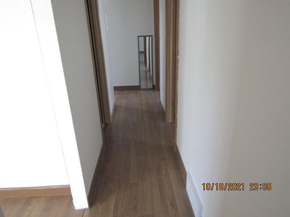 4th image of 902 S Jefferson St