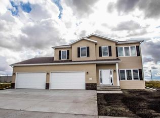 350 Spruce St, Mapleton, ND 58059
