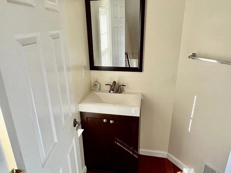 1329 Parish Ave — Photo 9