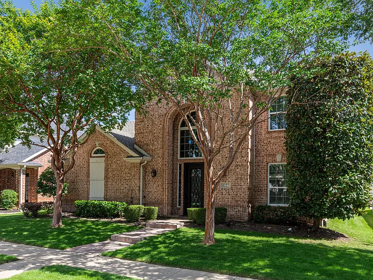 4227 Republic Dr — Photo 40