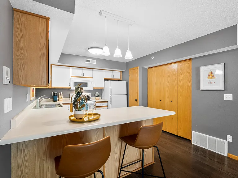 2871 Coral Ct #304 — Photo 5