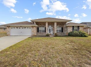9655 Parker Lake Cir, Navarre, FL 32566
