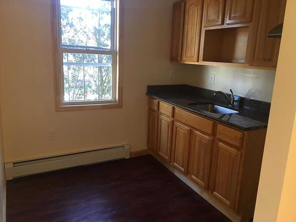 2nd image of 80 Glover St #6