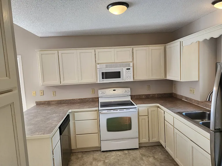 433 Eagle Lake Rd S — Photo 30