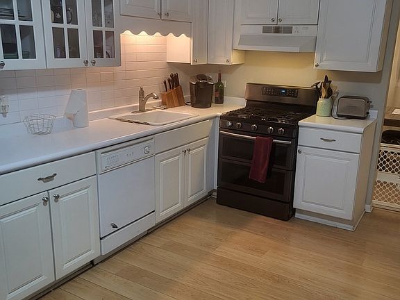 3rd image of 18555 Olde Farm Rd