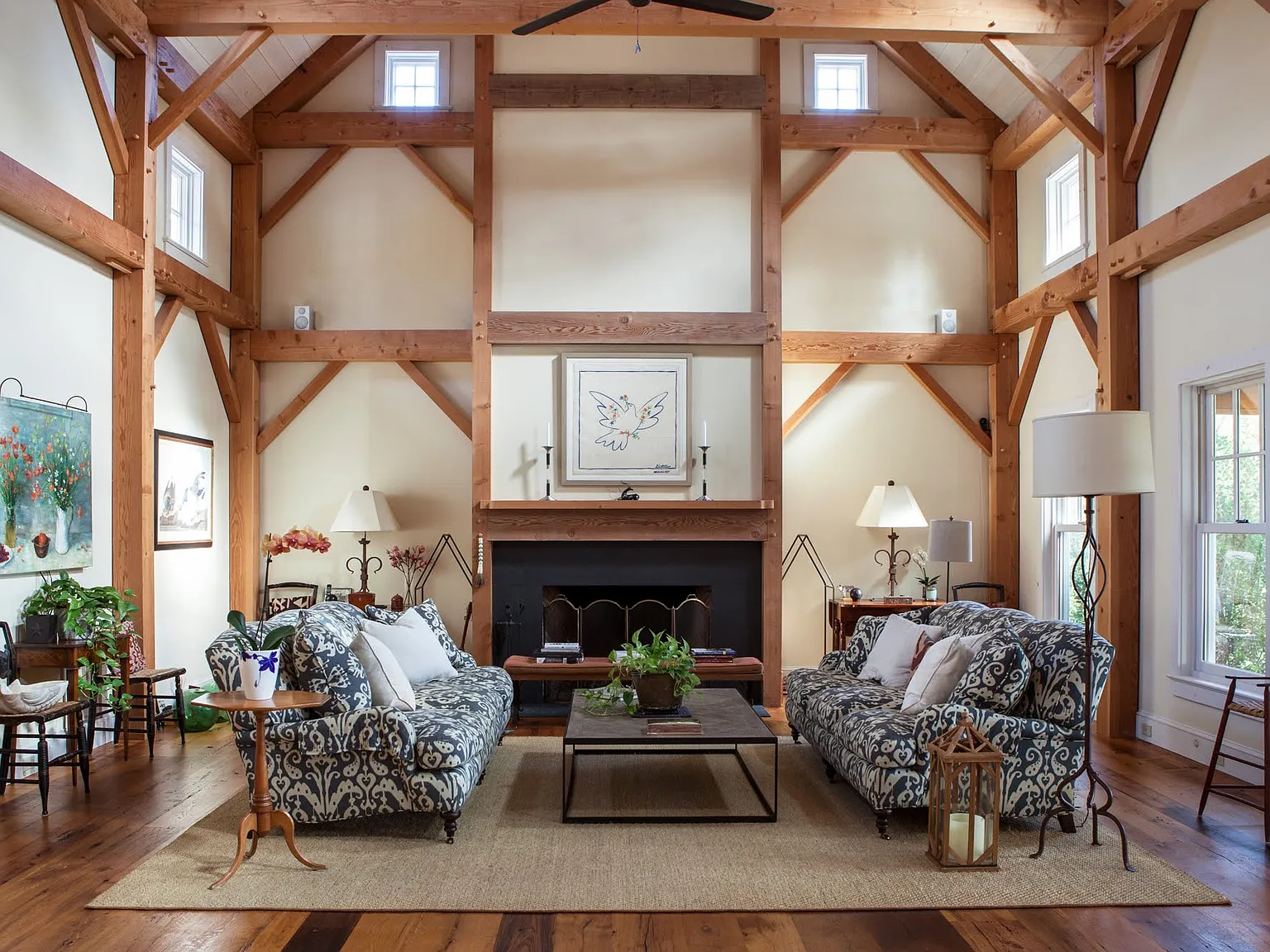 Estate Home in East Hampton Fringe — Photo 3