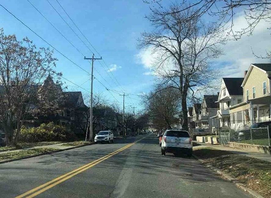 Exterior Neighborhood (street photo)