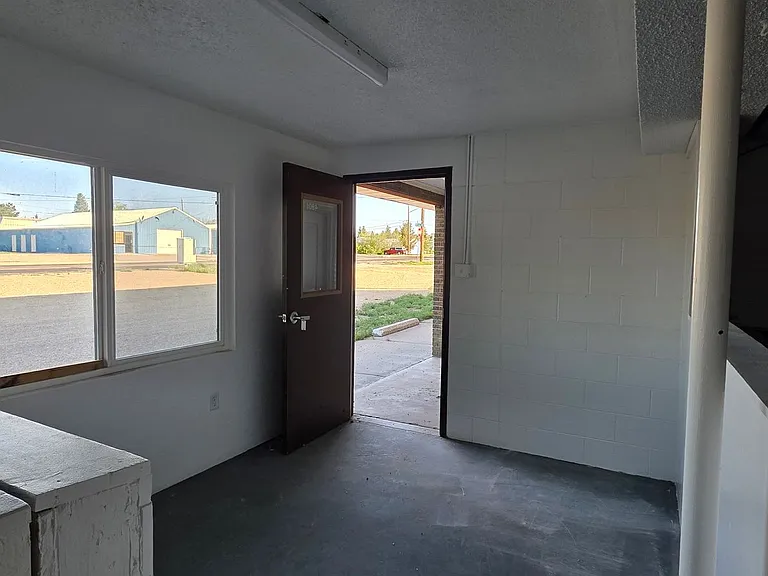 4901 Ridge Rd — Photo 9