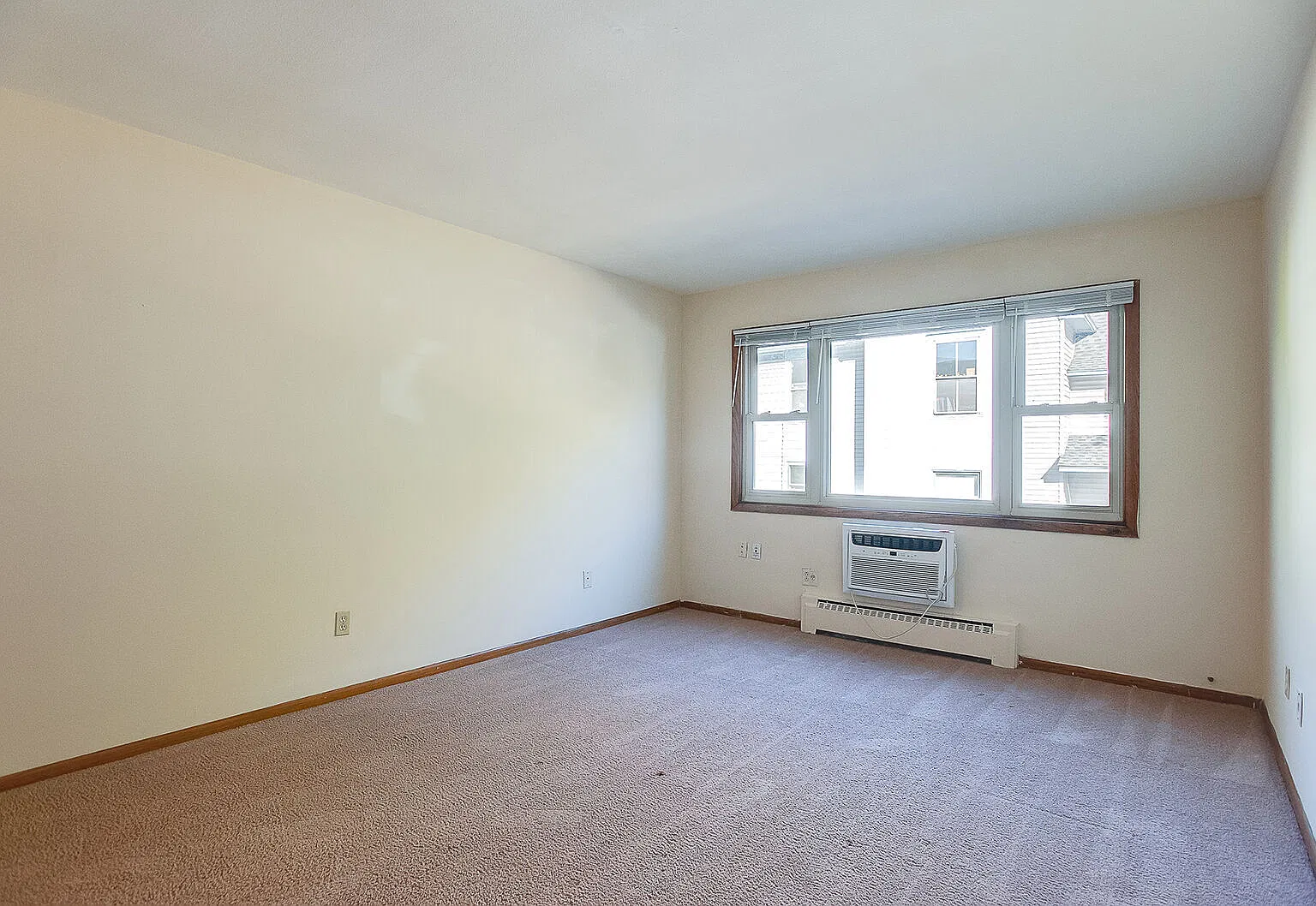 424 West 24th Street — Photo 4
