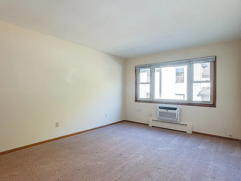 424 W 24th St — Photo 5