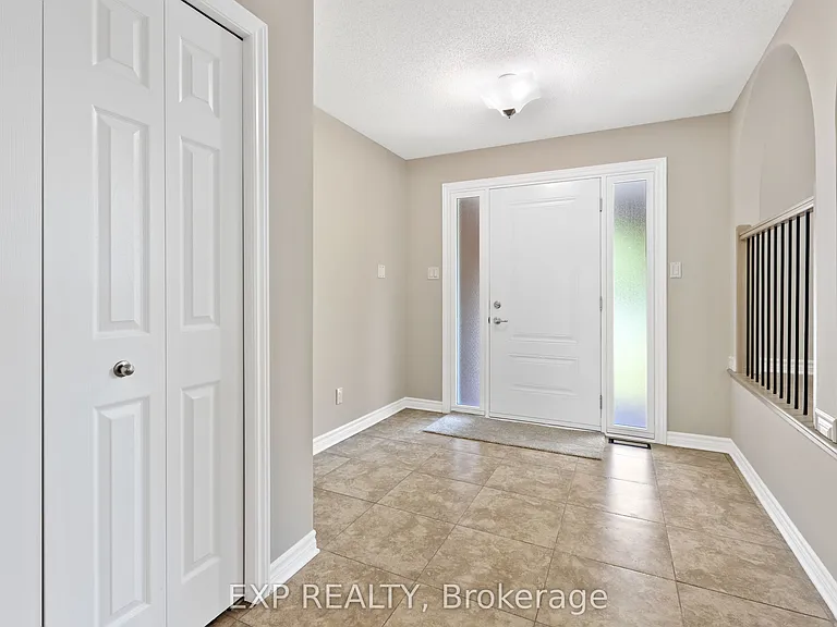 869 Maryland Ave — Photo 4