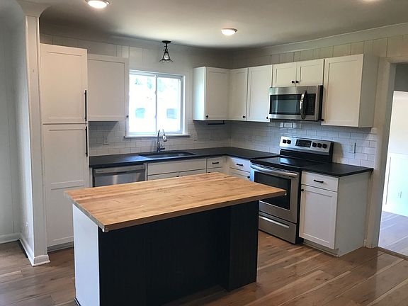 4th image of 3857 Augusta Dr