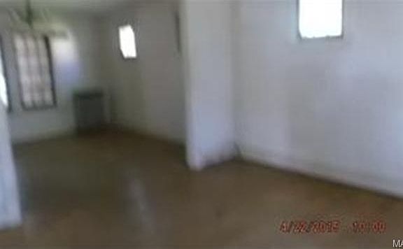 5th image of 2422 Mary Ave