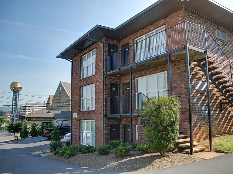 Maplehurst Park Apartments — Photo 8