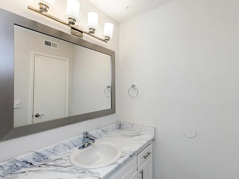 Chase Cove Apartments — Photo 76
